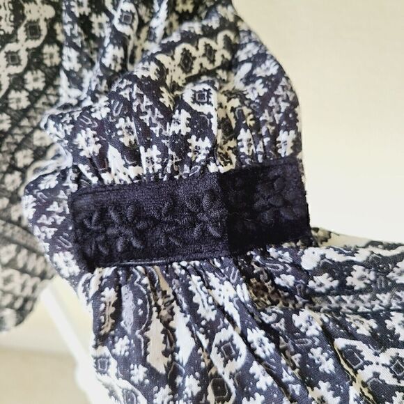 Lucky Brand Velvet Tunic Women Small Embroidered Boho Black NWT Bell Sleeves NWT - Picture 4 of 12